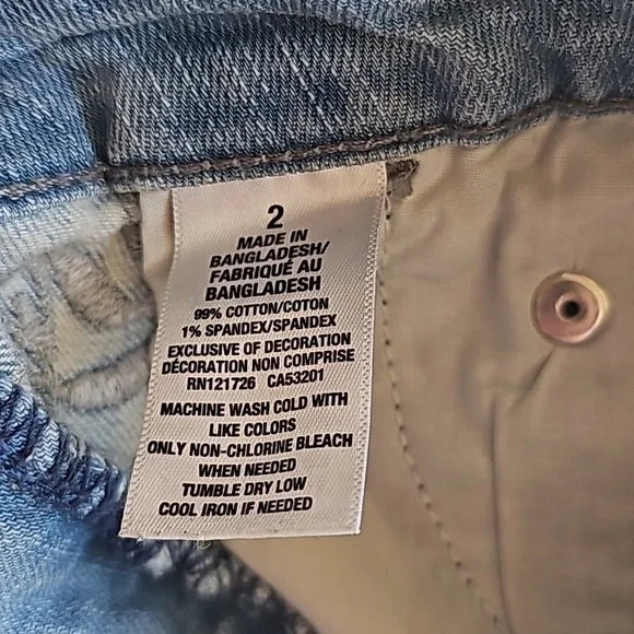 Aeropostale Embroidered Design Denim Shorts - Picture 6 of 8